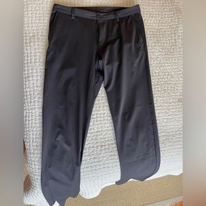 Rhone Commuter Pant Classic in Iron